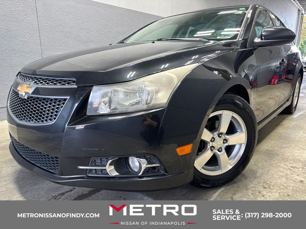 Black Granite Metallic 2014 Chevrolet Cruze Sedan Front-Wheel Drive 6-Speed Automatic Overdrive
