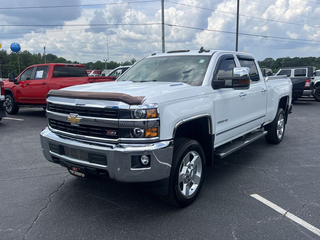 Summit White 2016 Chevrolet Silverado 2500HD LTZ Crew Cab 4WD Pickup Truck Four-Wheel Drive 6-Speed Automatic