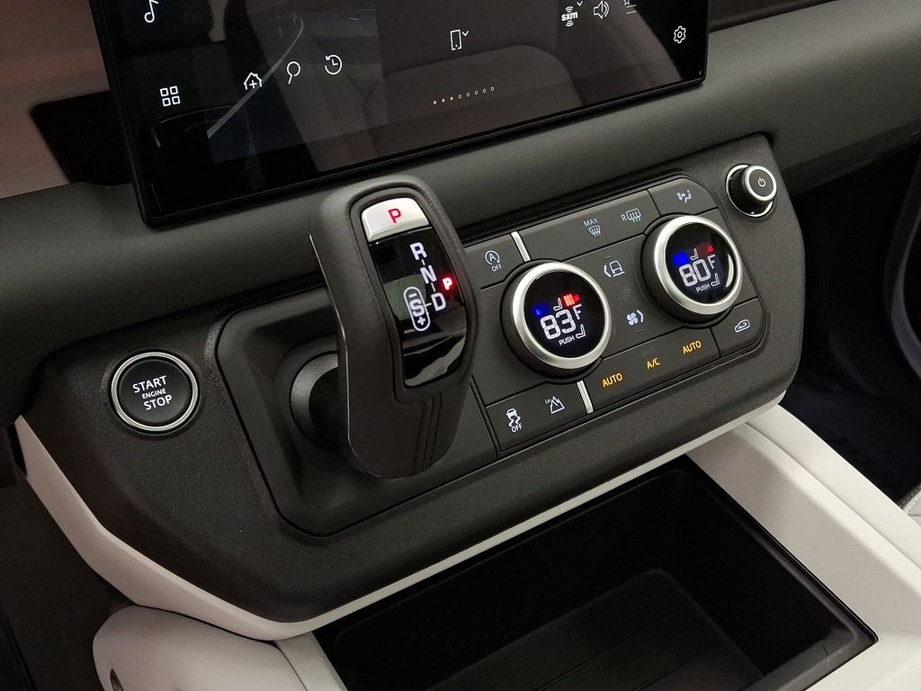 2025 Land Rover Defender 110 8
