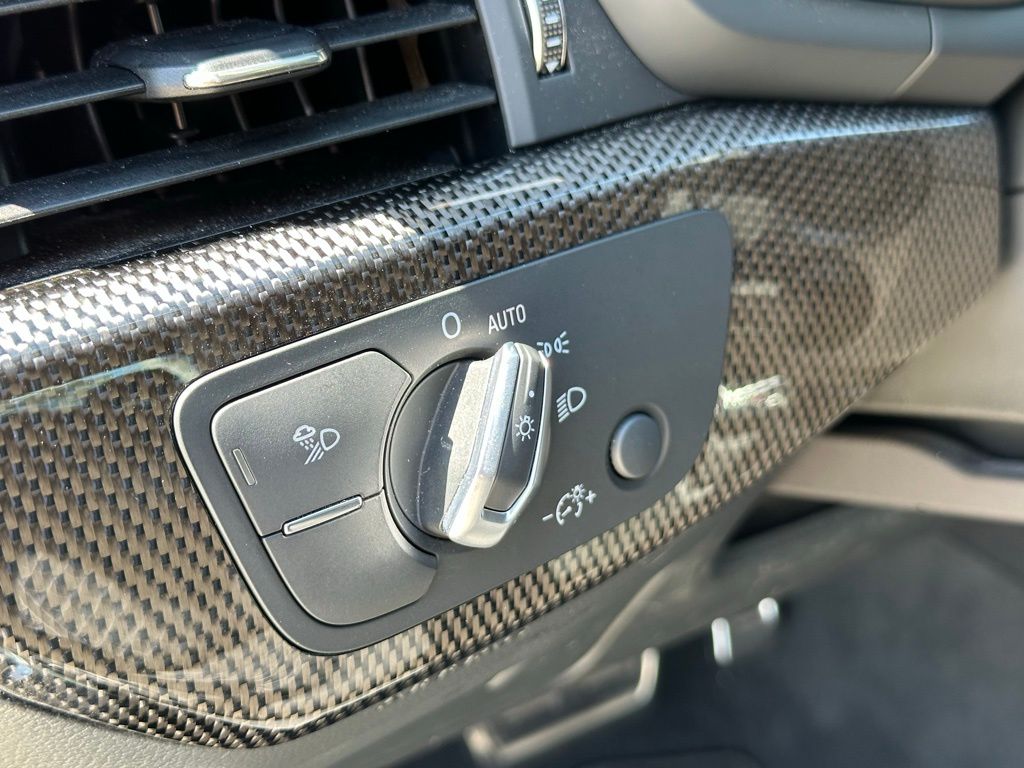 Thumbnail: 2020 Audi S4 - 16