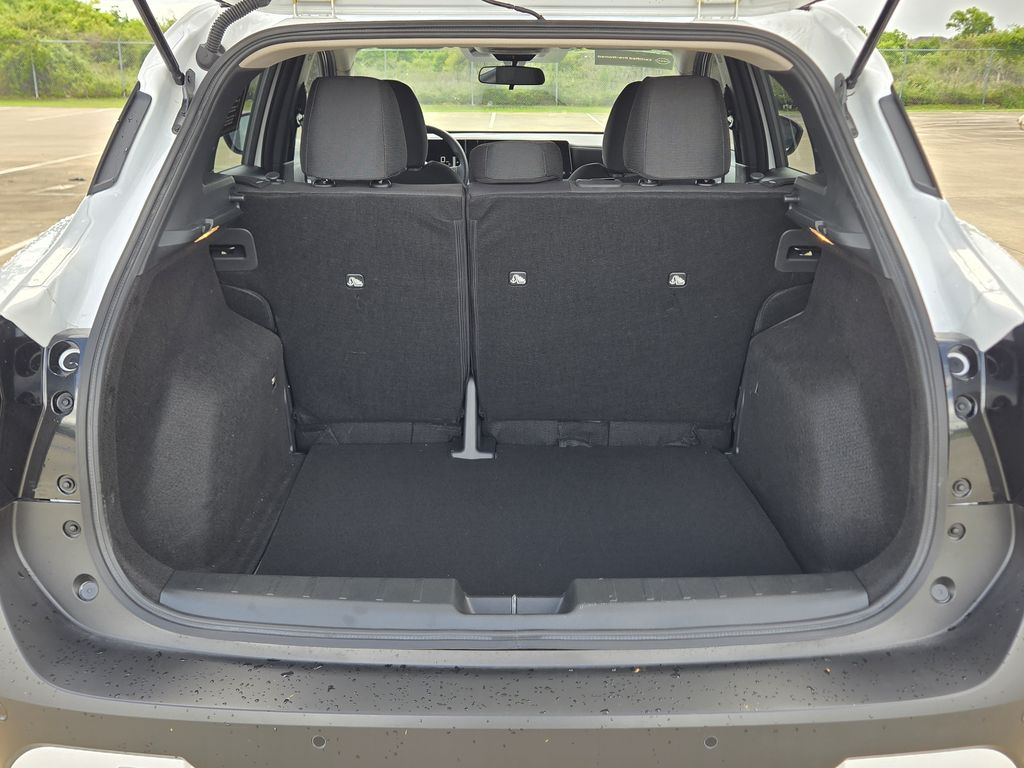 2026 Nissan Kicks S - 9