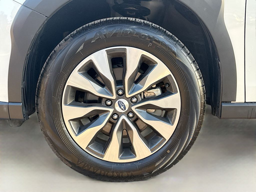 2025 Subaru Outback Limited White at Gullo Toyota