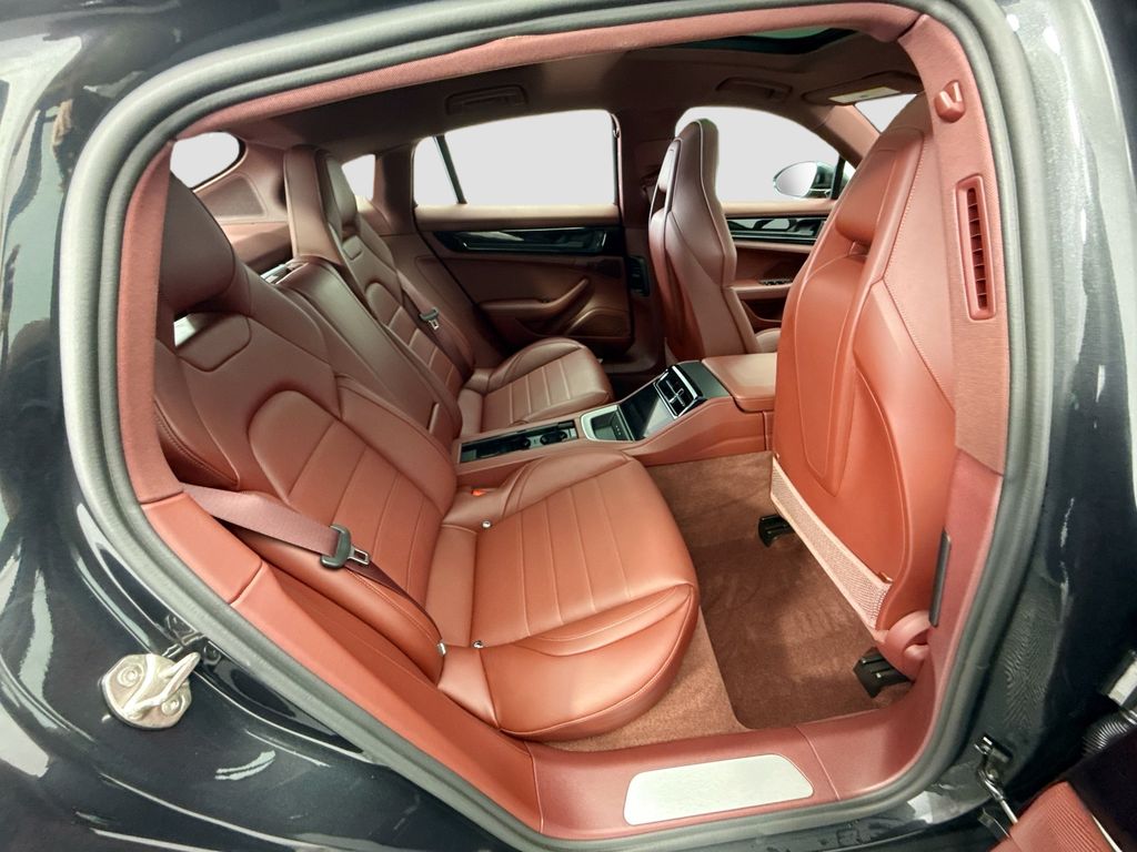 Thumbnail: 2026 Porsche Panamera - 23