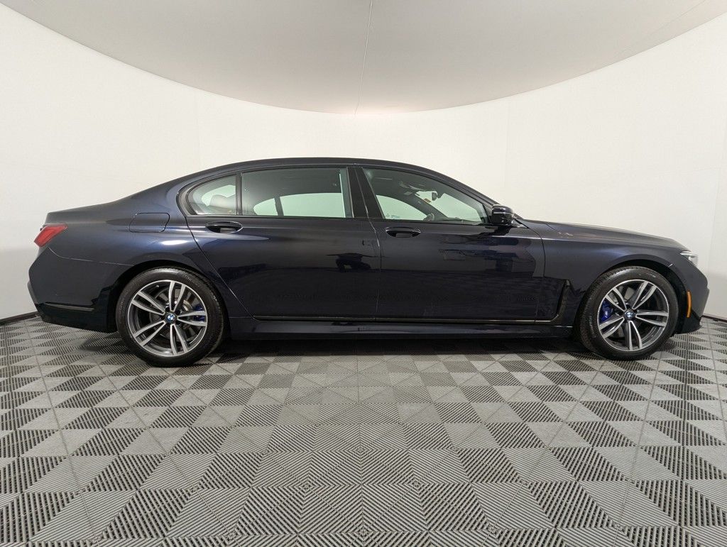 2022 BMW 7-Series 740i xDrive photo