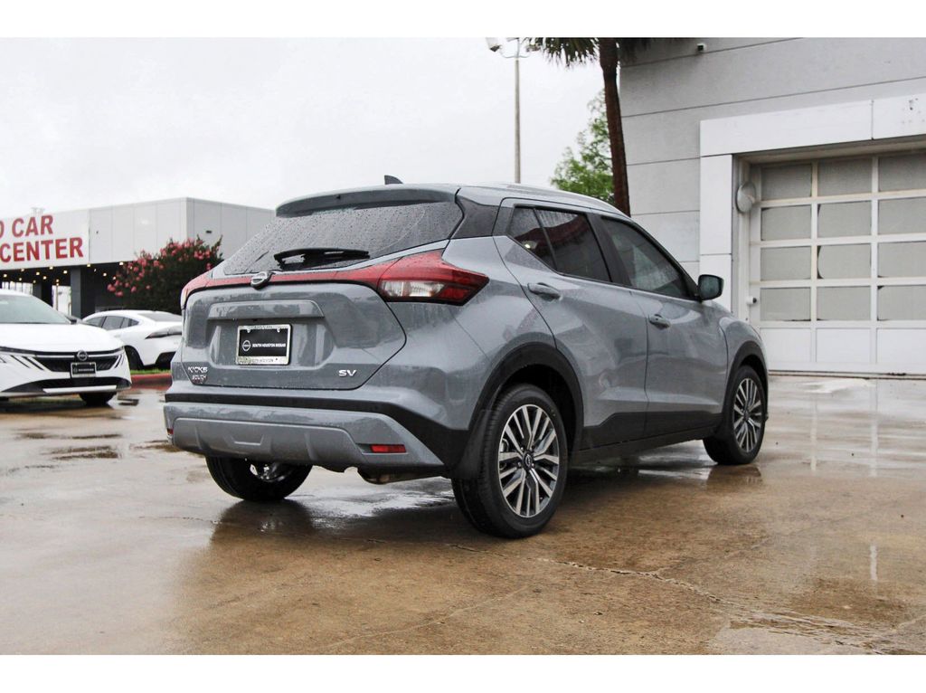 2024 Nissan Kicks SV - 3