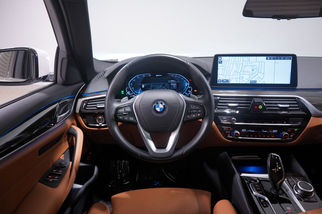 2022 BMW 5 Series 530e iPerformance 11