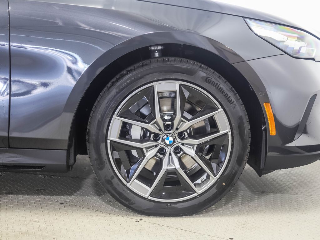 Thumbnail: 2026 BMW 5 Series - 7