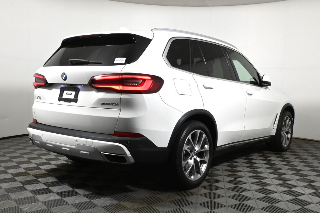 Thumbnail: 2021 BMW X5 - 7
