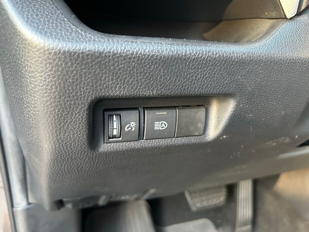 Thumbnail: 2021 Toyota RAV4 - 18