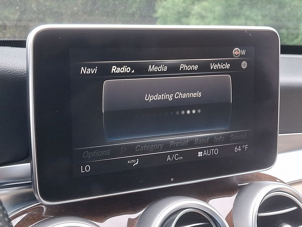 Thumbnail: 2015 Mercedes-Benz C-Class - 19