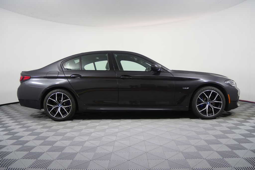 Thumbnail: 2023 BMW 5 Series - 2