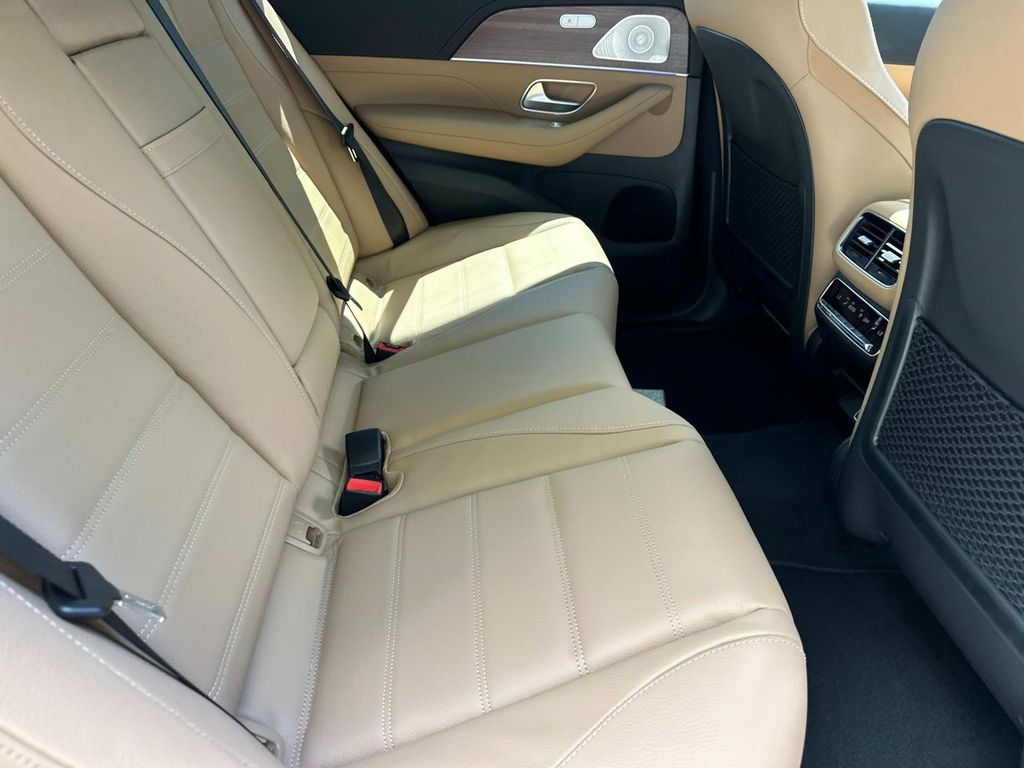 Thumbnail: 2026 Mercedes-Benz GLE - 25