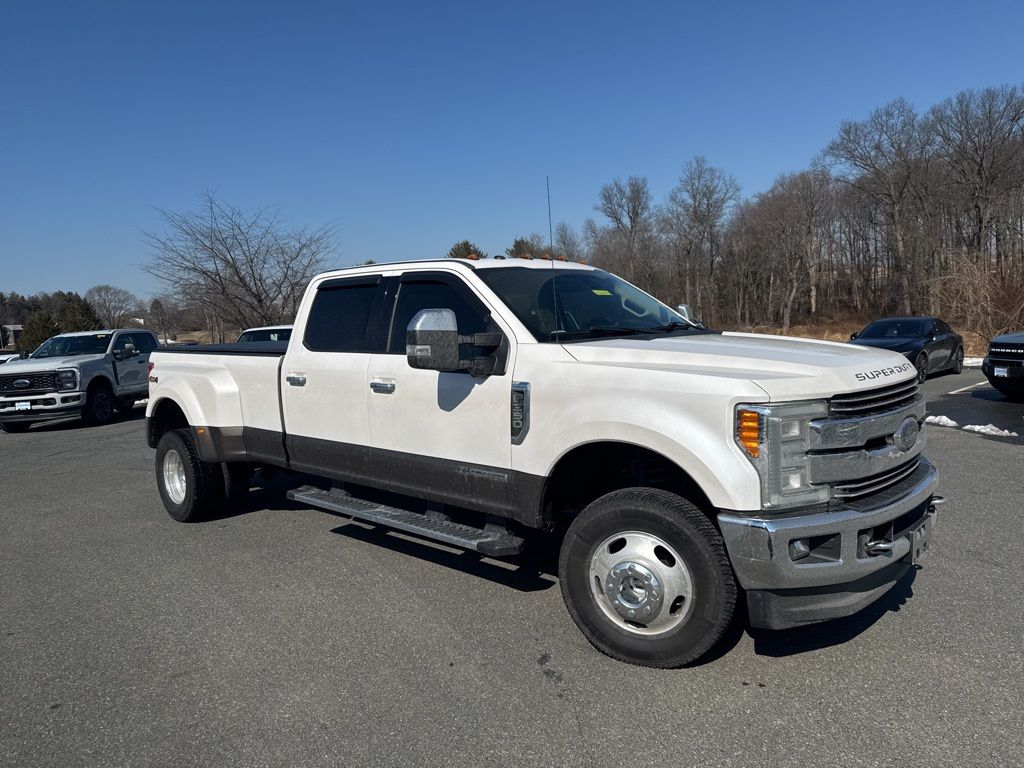 2017 Ford F-350 Super Duty Lariat Crew Cab LB DRW 4WD