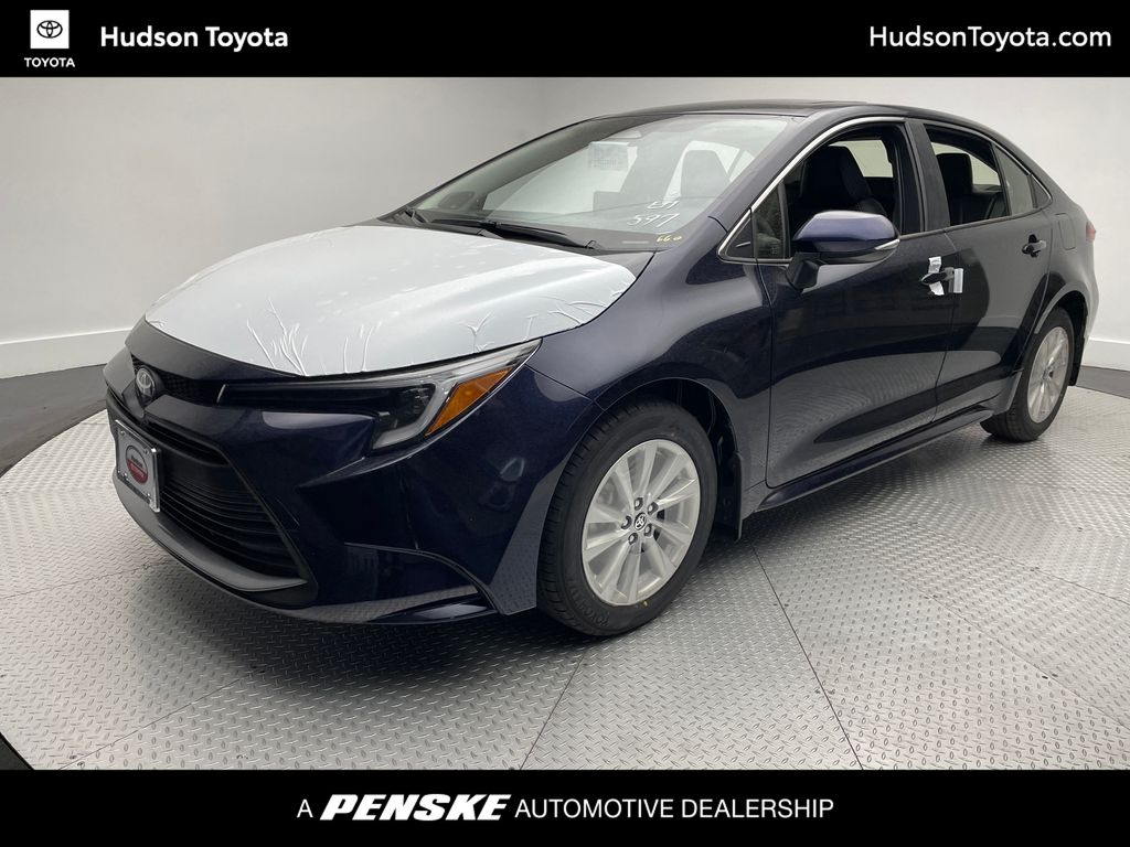 2026 Toyota Corolla XLE's photo