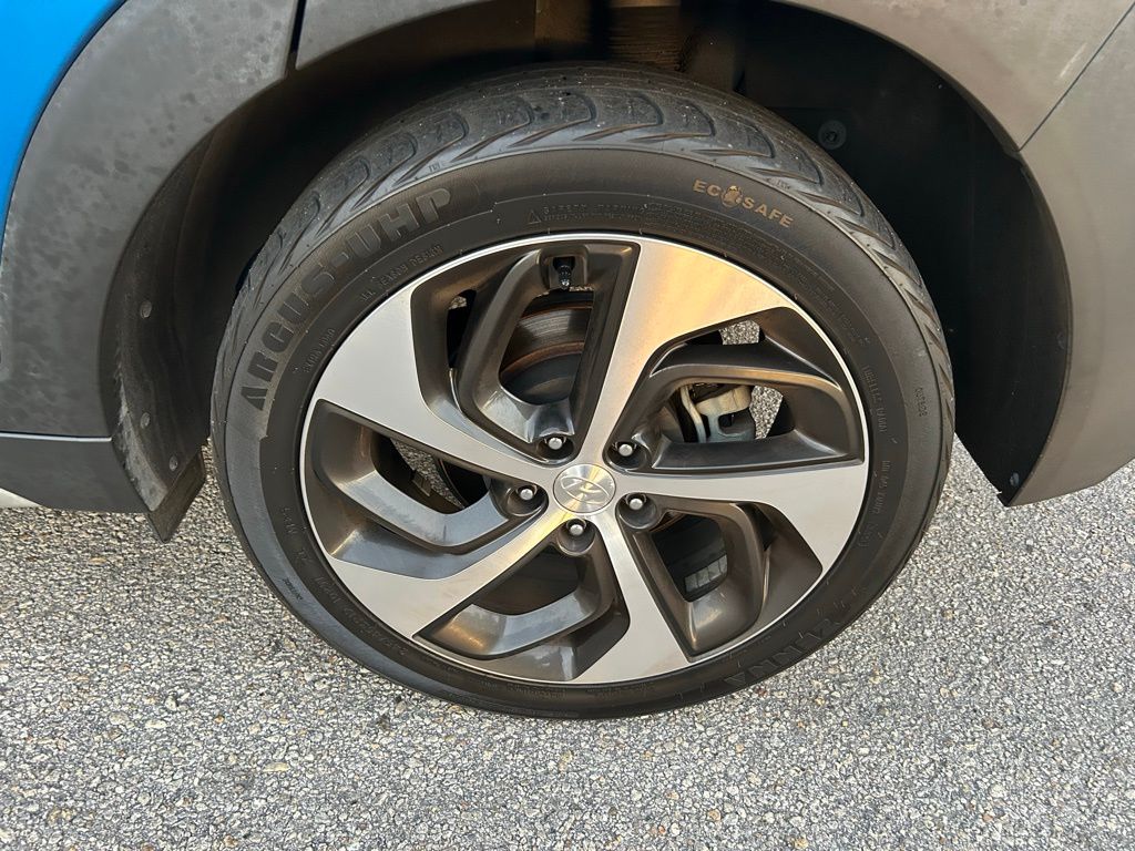 Thumbnail: 2018 Hyundai Tucson - 9