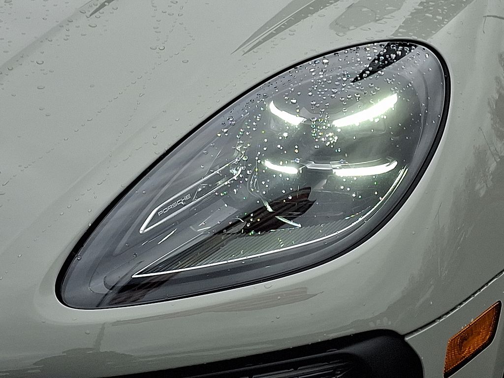 Thumbnail: 2022 Porsche Macan - 9