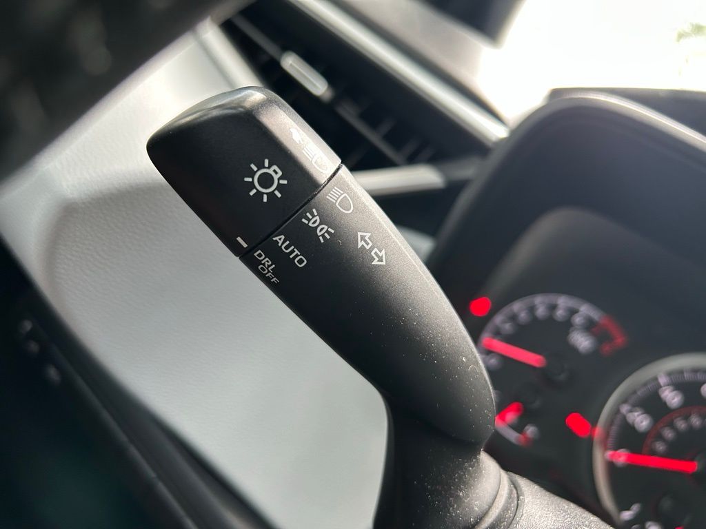 2021 Toyota Corolla SE 24