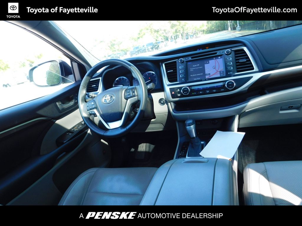 Thumbnail: 2014 Toyota Highlander - 2