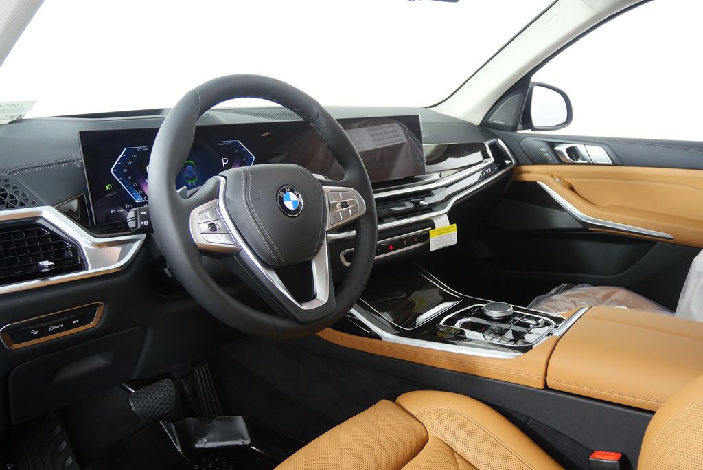 Thumbnail: 2026 BMW X7 - 12