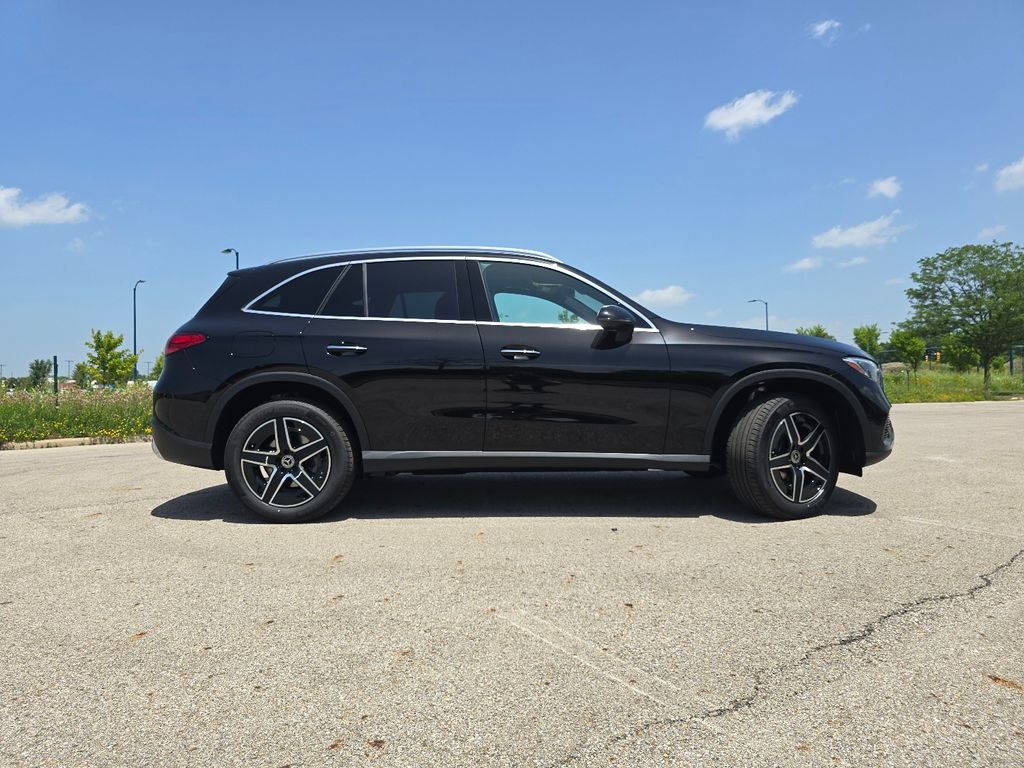 New 2026 Black Mercedes-Benz GLC 300 image 18