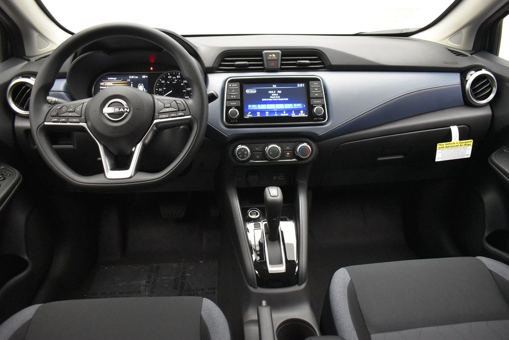 2025 Nissan Versa 1.6 SV 25