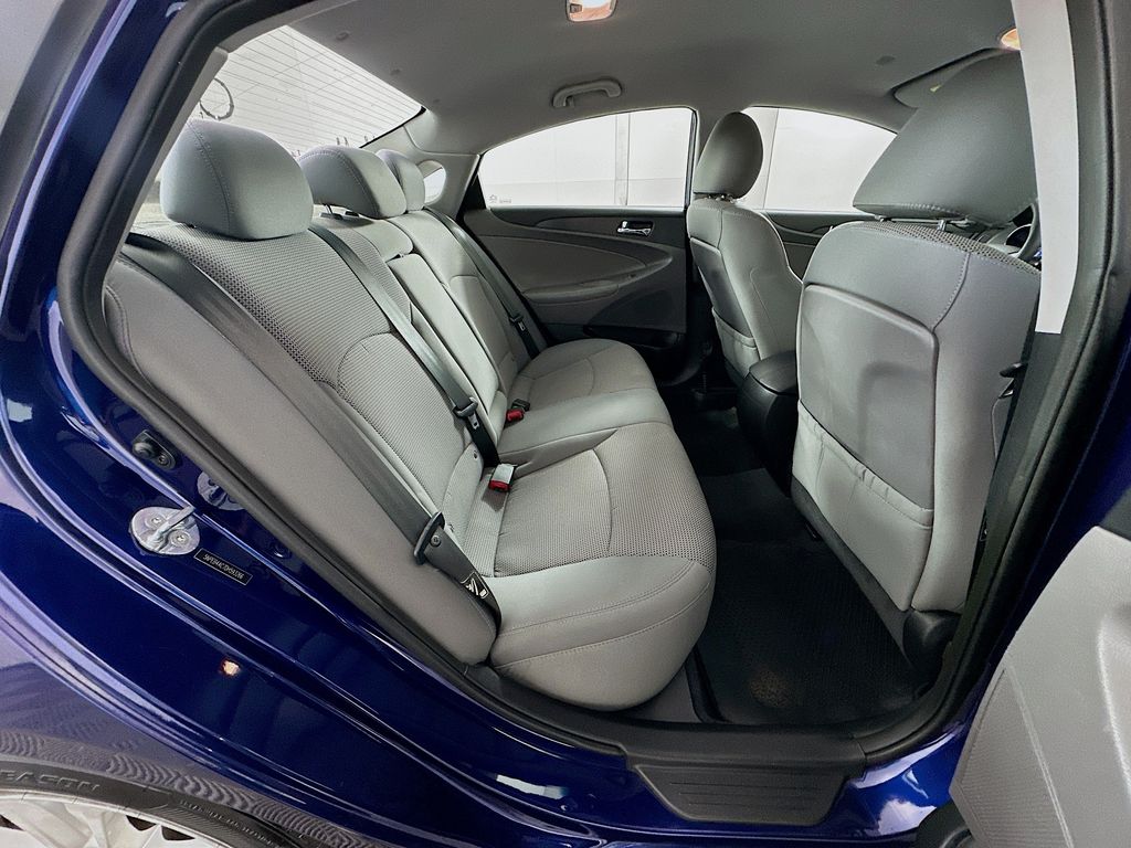 Thumbnail: 2013 Hyundai Sonata - 24