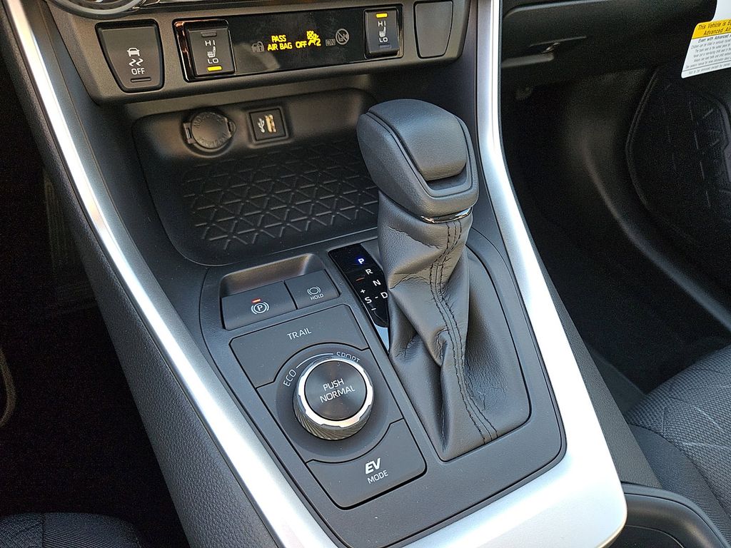 Thumbnail: 2025 Toyota RAV4 - 13