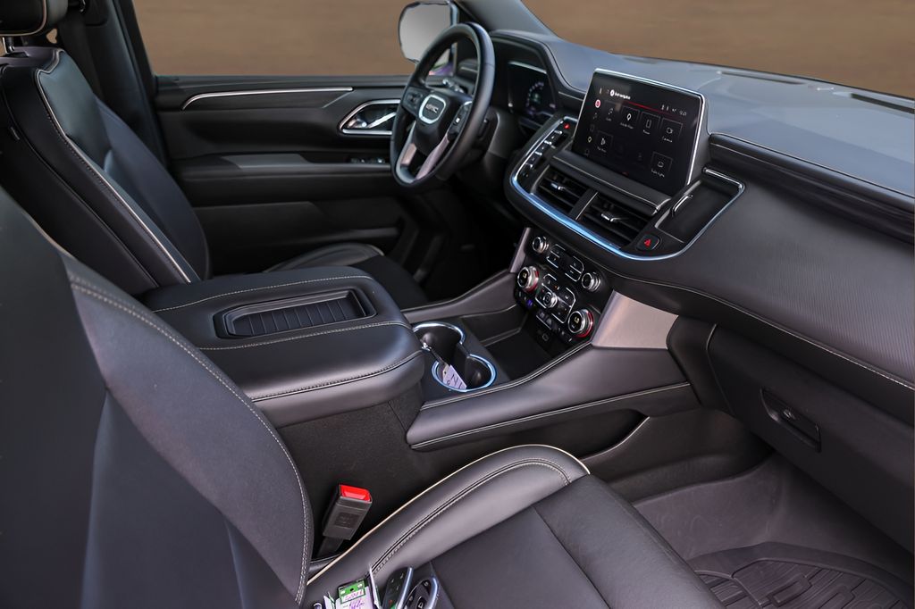 Used 2023 Silver GMC SLT image 30
