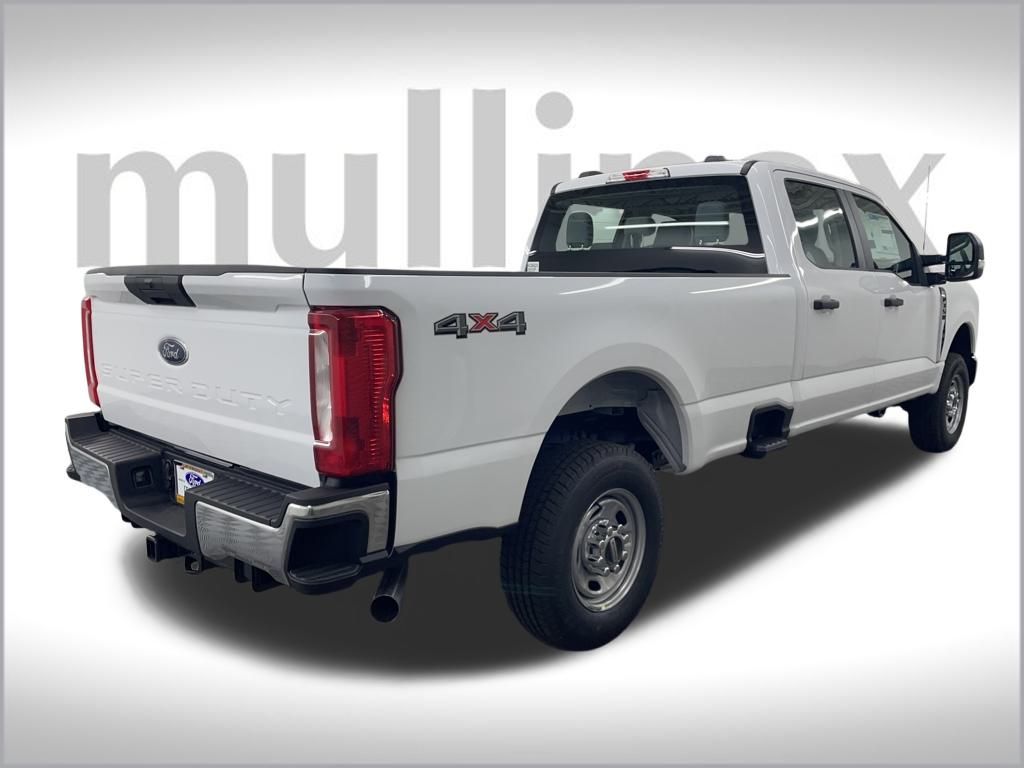 2026 Ford F-350 photo 3