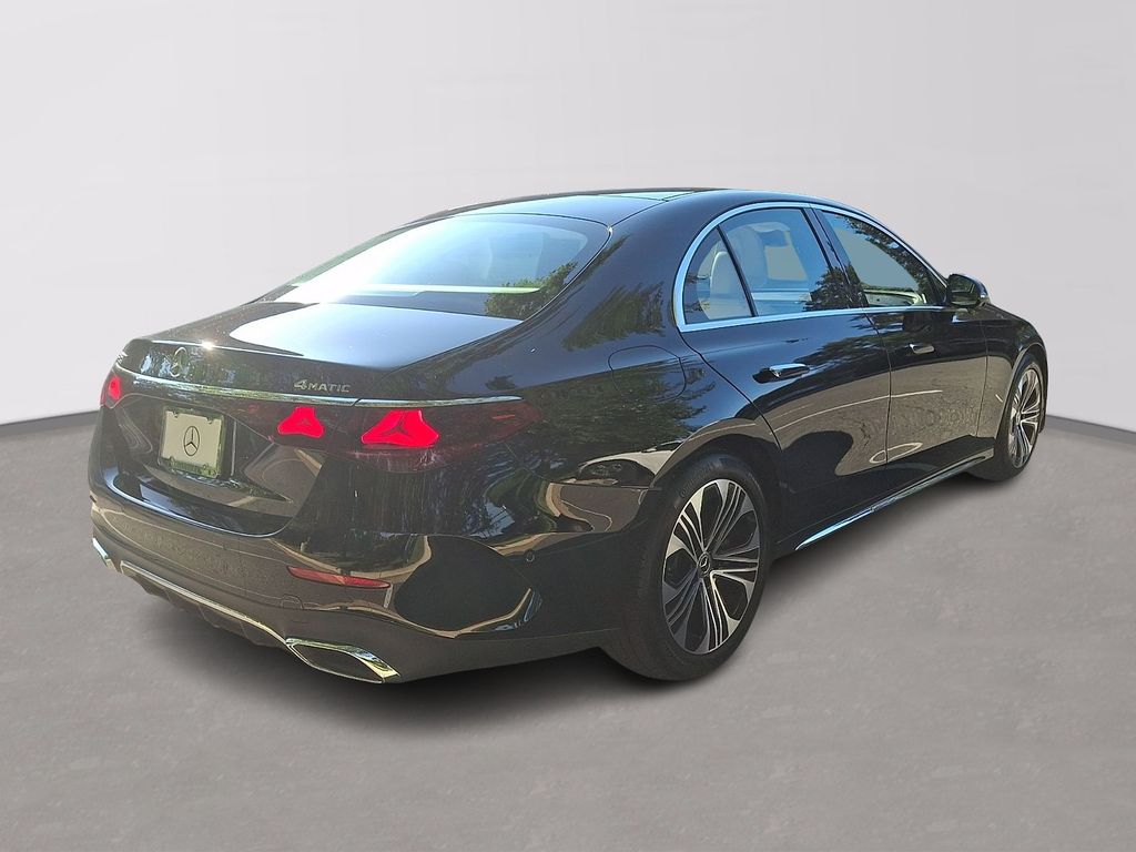 Thumbnail: 2026 Mercedes-Benz E-Class - 4