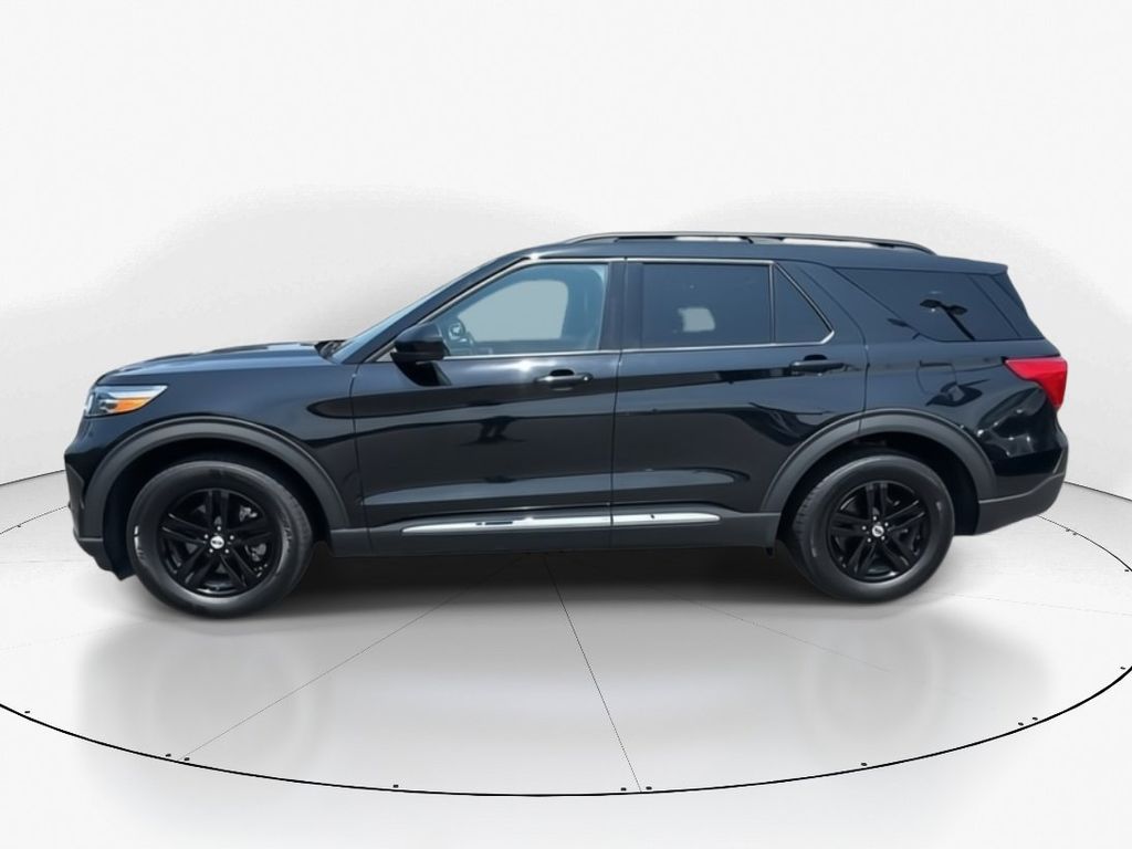 2023 Black Metallic Ford Explorer XLT RWD SUV