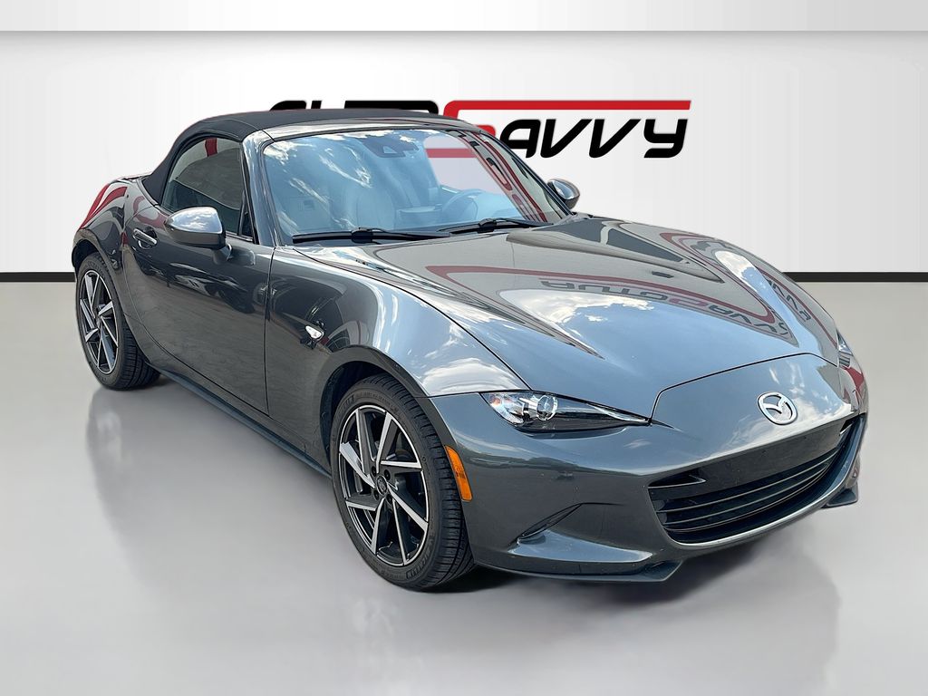 Machine Gray Metallic 2022 Mazda MX-5 Miata Convertible Rear-Wheel Drive 6-Speed Automatic
