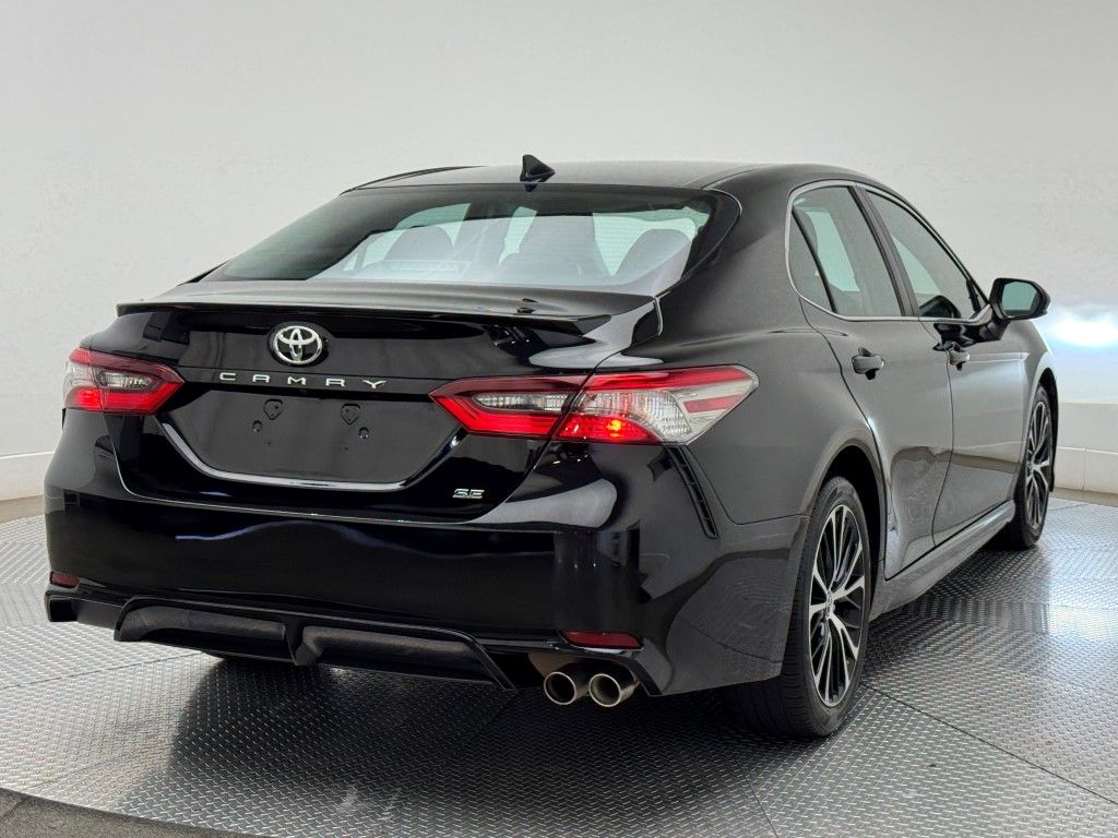 2019 Toyota Camry SE 8