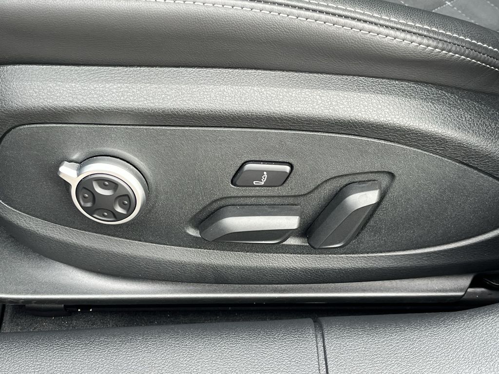 Thumbnail: 2025 Audi S5 - 12