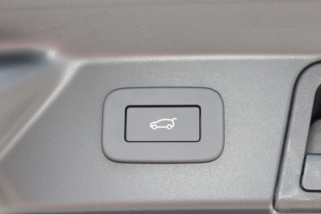 New 2026 White Land Rover S image 38