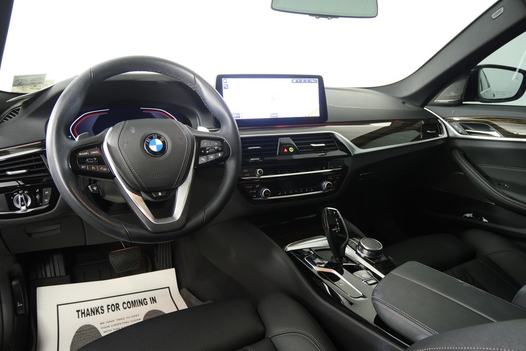 Thumbnail: 2023 BMW 5 Series - 20