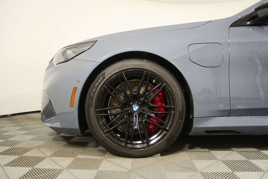 Thumbnail: 2025 BMW M5 - 9