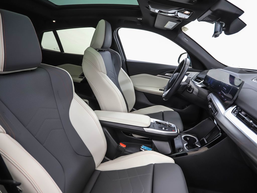 Thumbnail: 2025 BMW X2 - 30