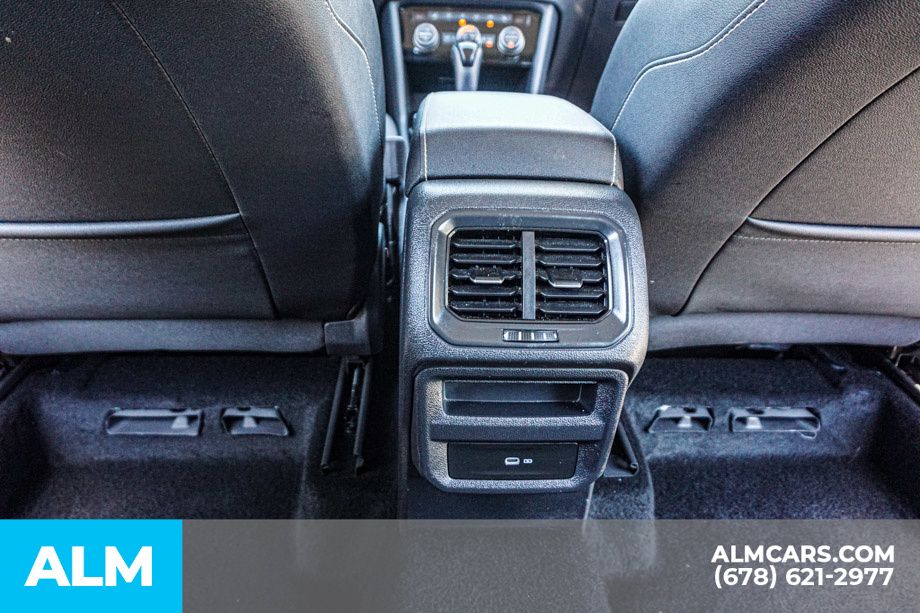 2024 Volkswagen Taos SE - Photo 31