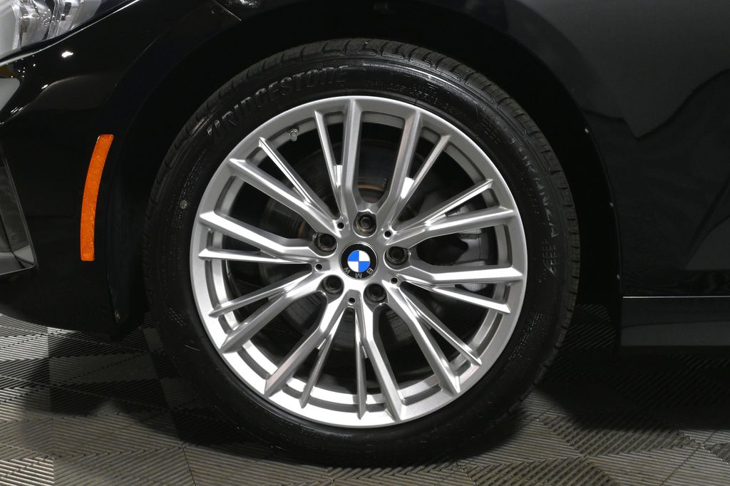 Thumbnail: 2023 BMW 3 Series - 12