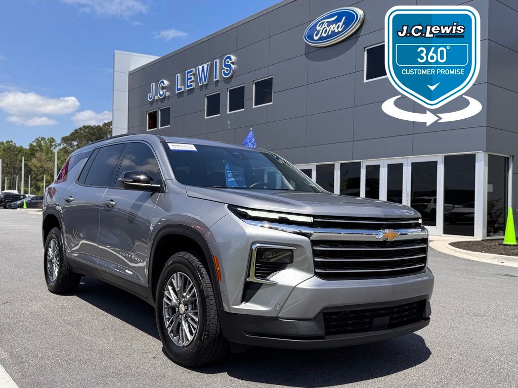 2024 Chevrolet Traverse LT