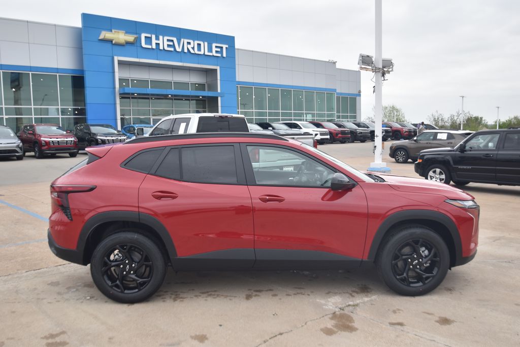 View vehicle photo 3