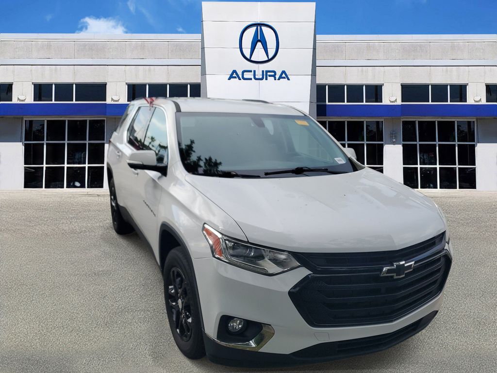 Summit White 2018 Chevrolet Traverse SUV / Crossover Front-Wheel Drive 9-Speed Automatic