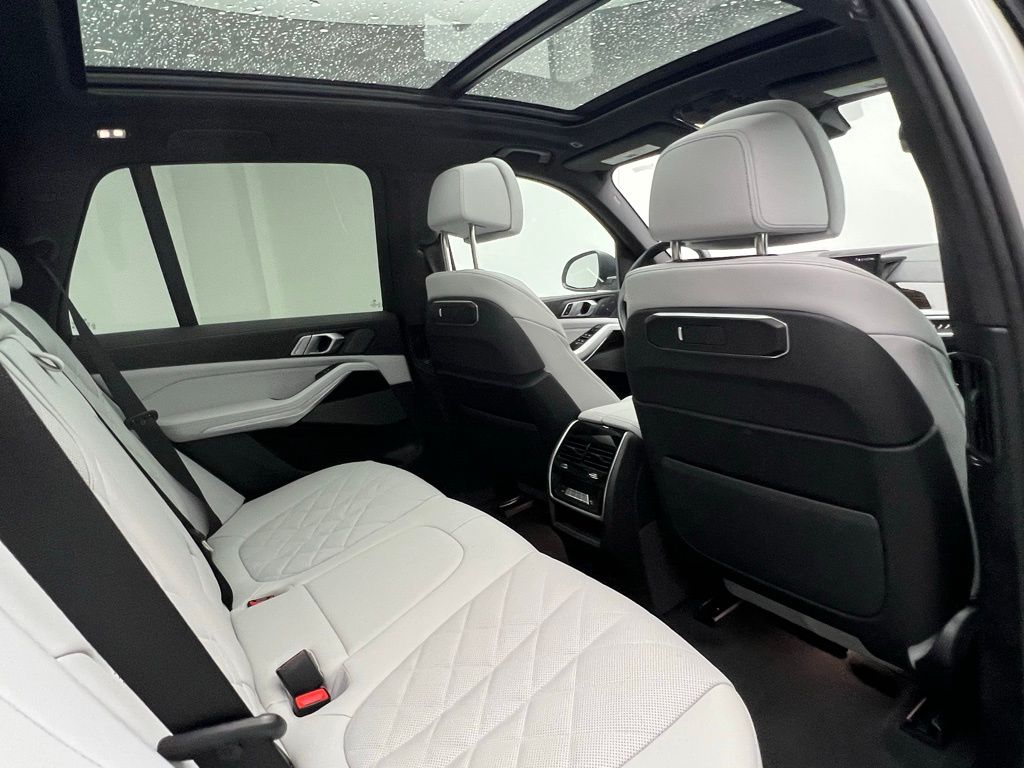 Thumbnail: 2025 BMW X5 - 8