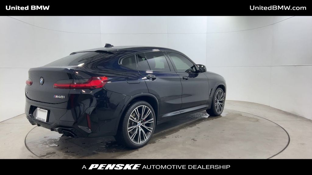 Thumbnail: 2024 BMW X4 - 8