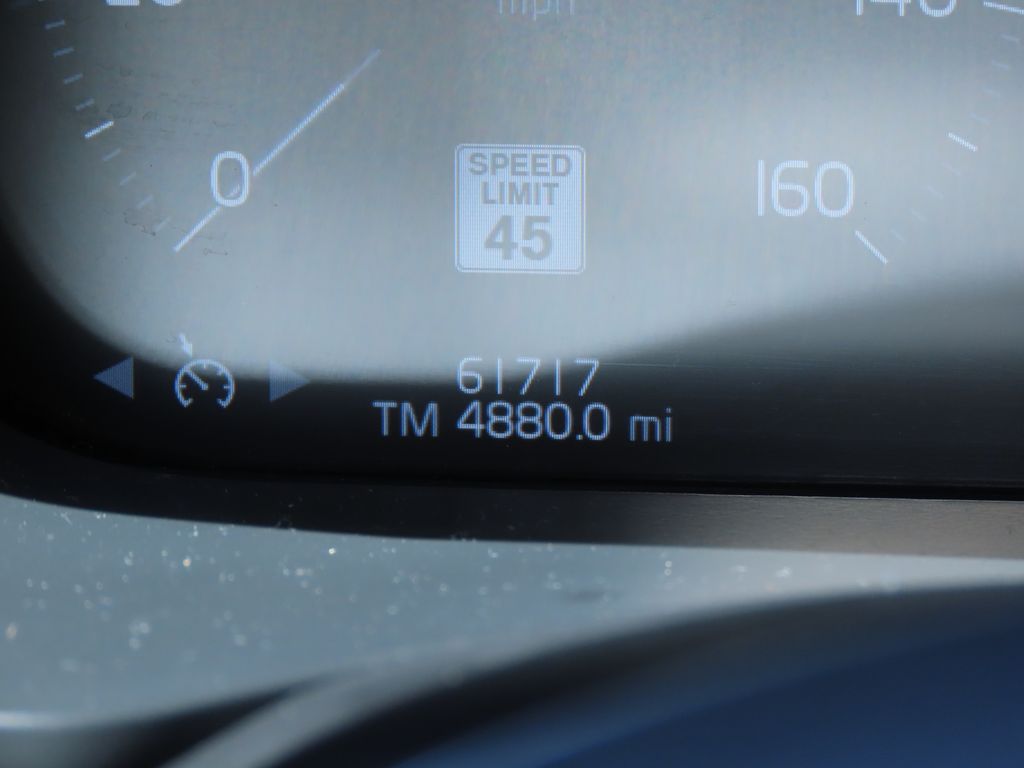 Thumbnail: 2020 Volvo XC60 - 20