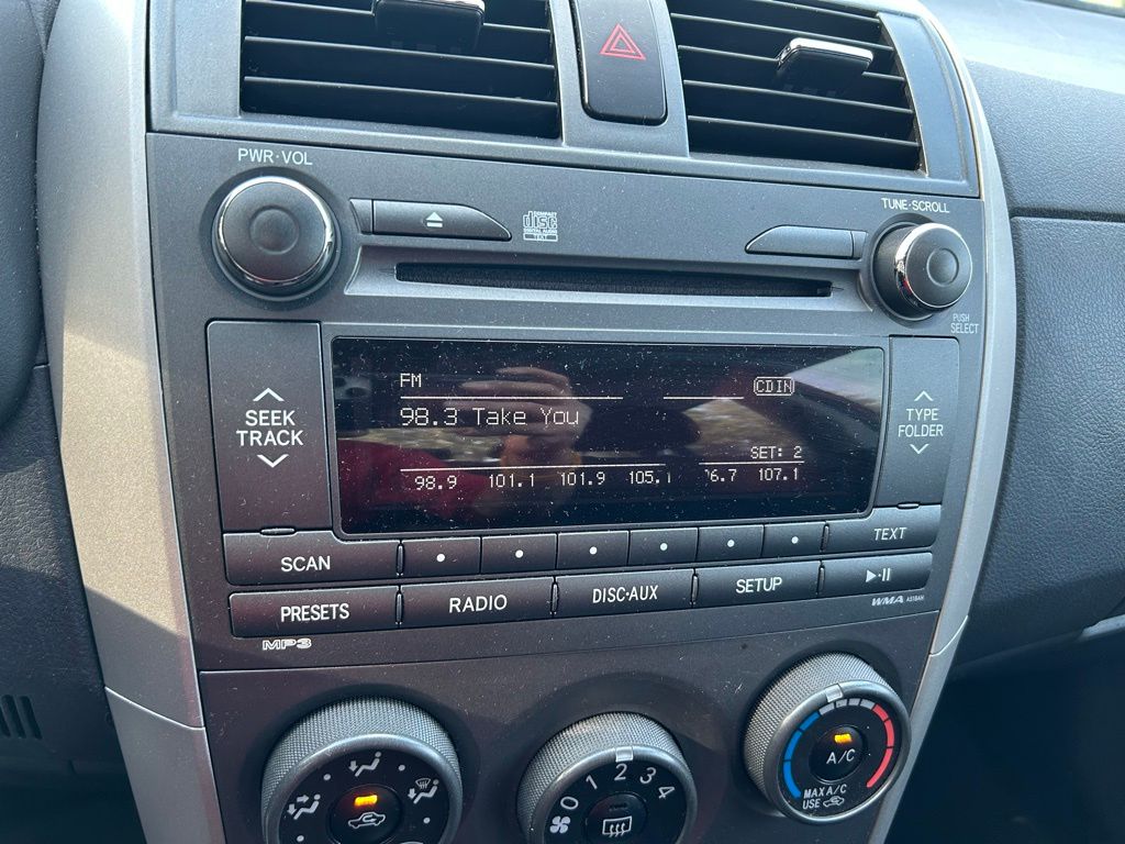 Thumbnail: 2011 Toyota Corolla - 24