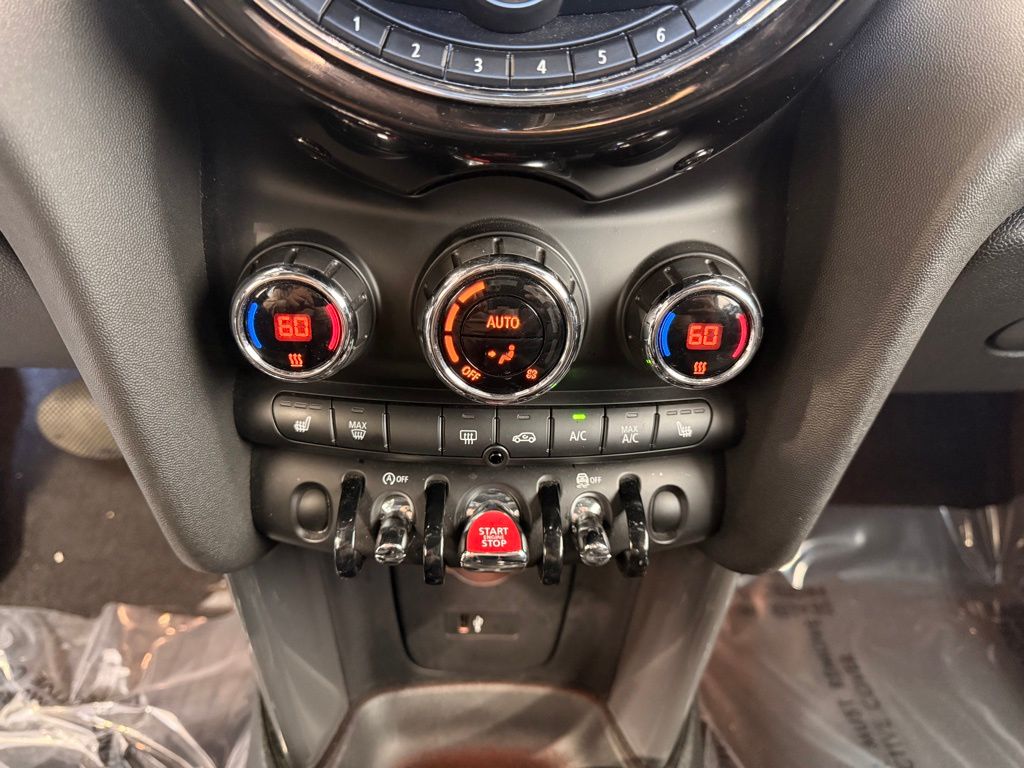 Thumbnail: 2020 MINI Cooper - 18