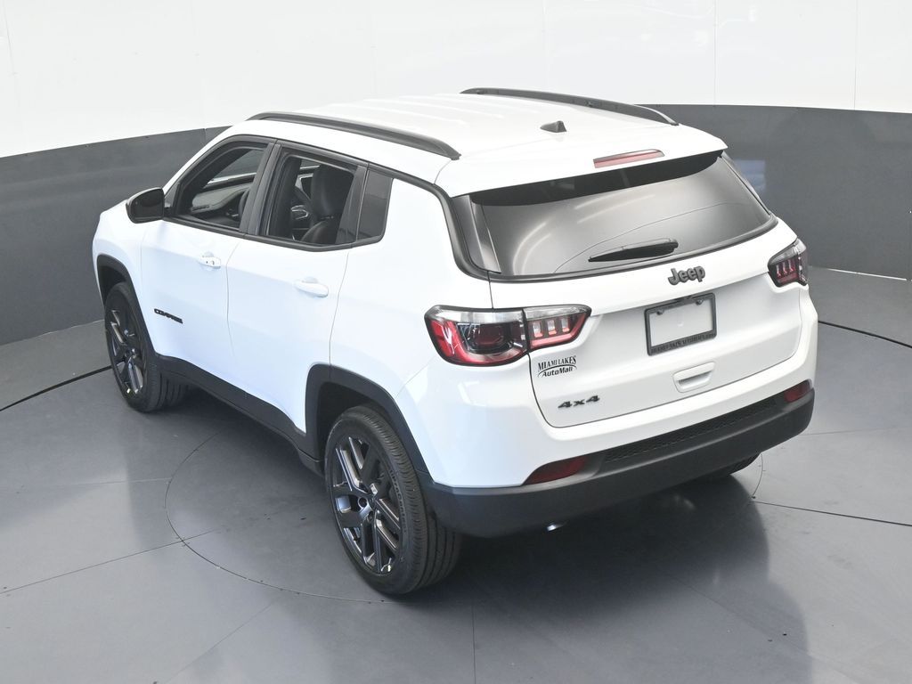 New 2026 Bright White Clearcoat Jeep Latitude image 44