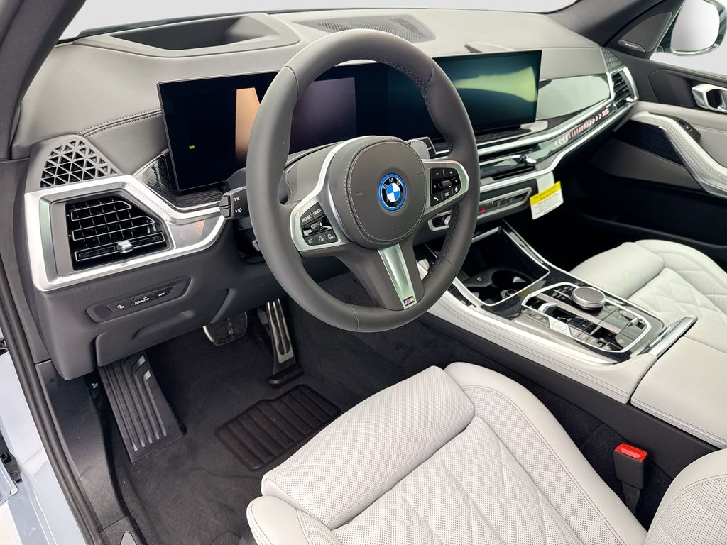 Thumbnail: 2026 BMW X5 - 9